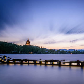 四合茗苑中式施工栏目提供四合院施工现场、家装施工现场、会所施工现场，以及大量施工现场图片供大家欣赏与参考。中式施工，我们最专业。